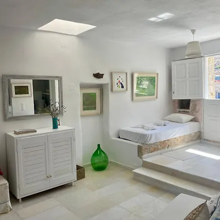 The Artists House - Traditional