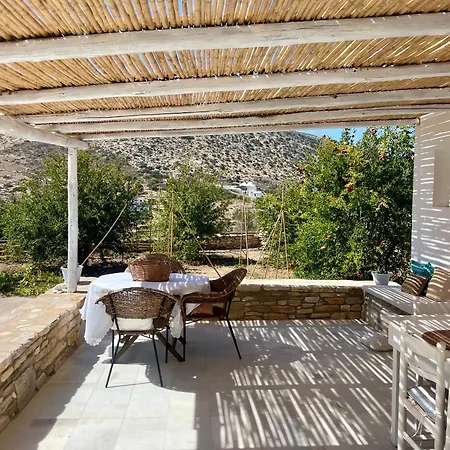 The Artists House - Traditional * Agia Theodoti